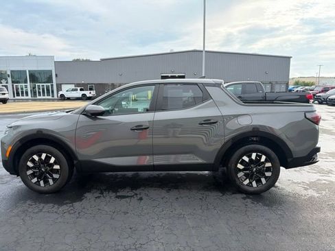 Used 2025 Hyundai Santa Cruz SE AWD/4WD image 4
