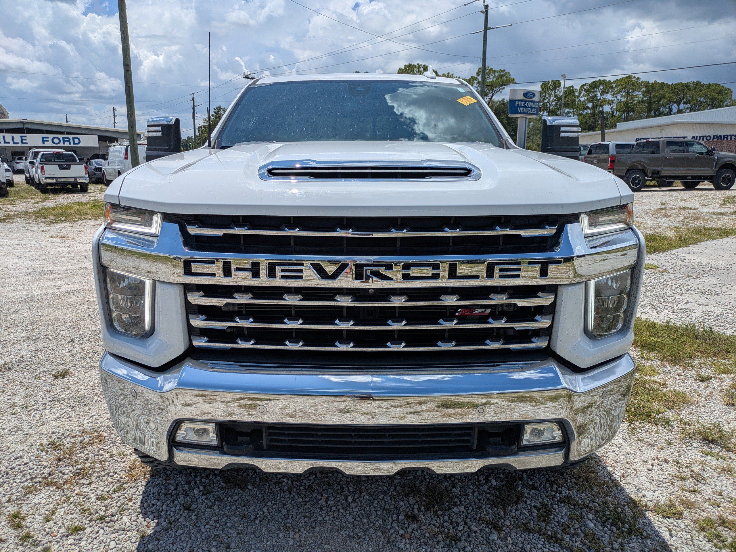 Used 2021 Chevrolet Silverado 2500 LTZ w/ LTZ Premium Package AWD/4WD image 9