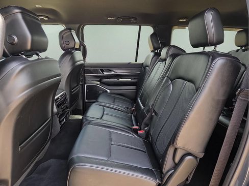 Used 2024 Jeep Wagoneer Series II w/ Flexible Seating Group AWD/4WD image 11