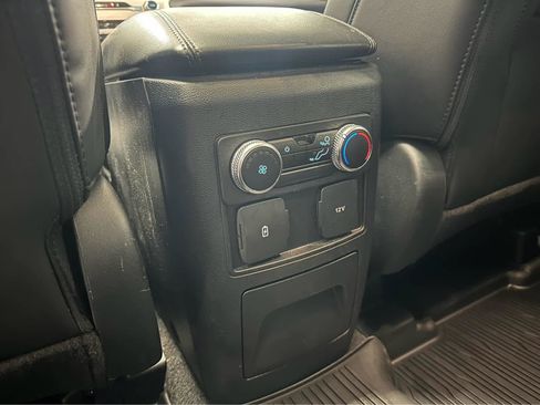 Used 2022 Ford Explorer XLT w/ Equipment Group 202A image 32