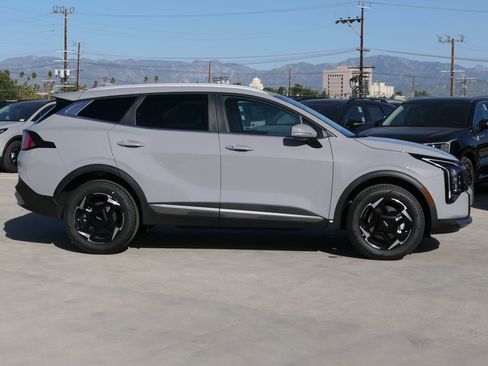 New 2026 Kia Sportage EX image 2