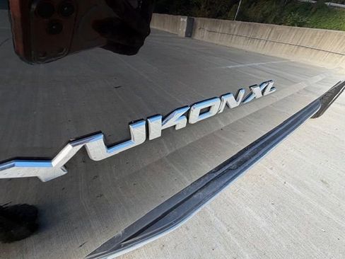 Used 2020 GMC Yukon XL SLT image 12