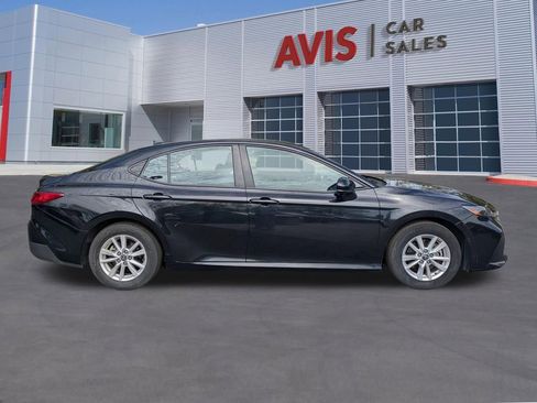 Used 2025 Toyota Camry LE FWD image 5