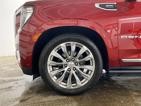 Used 2024 GMC Yukon Denali w/ Advanced Technology Package image 11