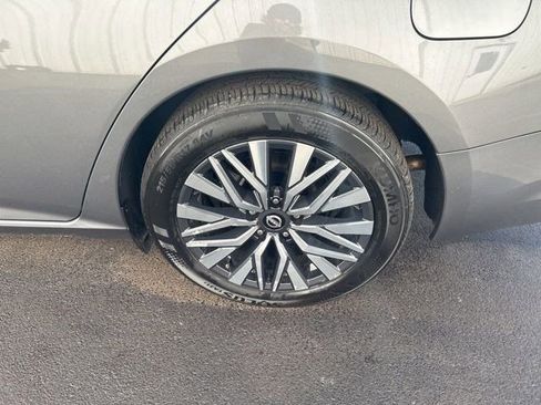 Used 2024 Nissan Altima 2.5 SV image 45