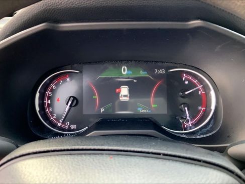 Used 2024 Toyota RAV4 XLE w/ Convenience Package FWD image 25