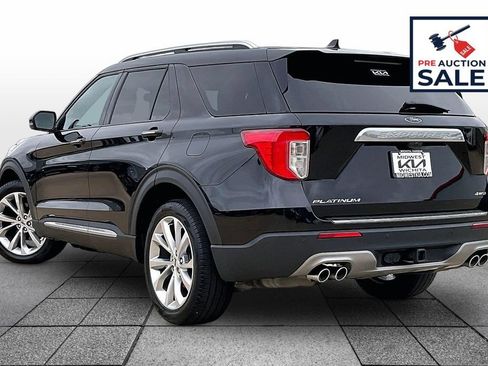 Used 2023 Ford Explorer Platinum w/ Technology Package AWD/4WD image 12