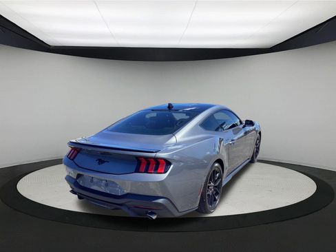 Used 2024 Ford Mustang Coupe RWD image 8