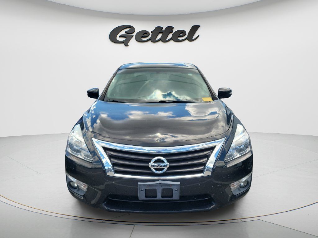 Used 2013 Nissan Altima 2.5 SL w/ Technology Pkg FWD image 4
