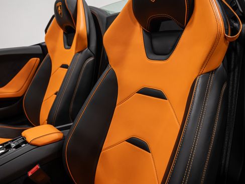Used 2021 Lamborghini Huracan EVO RWD image 48