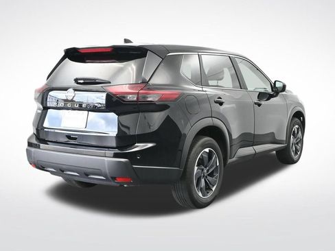 Used 2025 Nissan Rogue SV FWD image 5