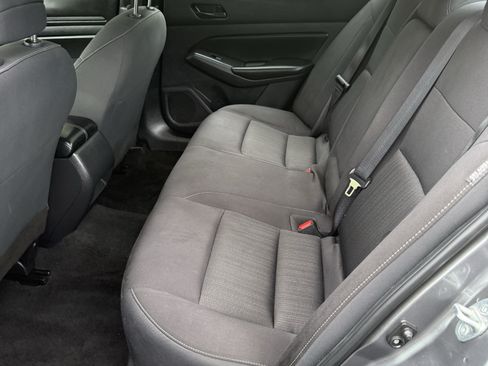 Used 2024 Nissan Altima 2.5 S FWD image 11