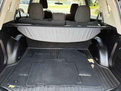 Used 2014 Toyota RAV4 LE AWD/4WD image 31