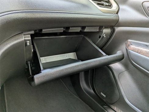 Used 2022 GMC Acadia Denali w/ Denali Technology Package image 25