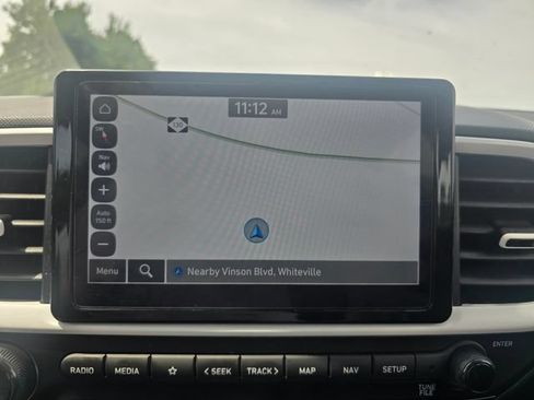 Used 2025 Hyundai Venue Limited FWD image 19
