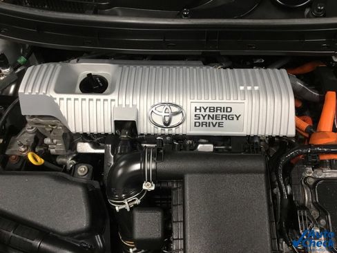 Used 2015 Toyota Prius Three image 43