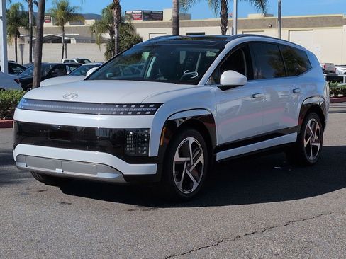 Used 2026 Hyundai Ioniq 9 Limited image 5