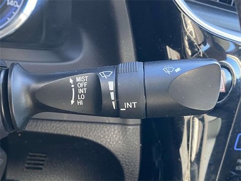 Used 2018 Toyota Corolla LE image 22