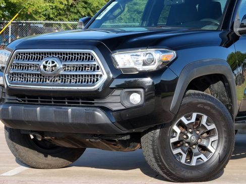 Used 2016 Toyota Tacoma TRD Off-Road AWD/4WD image 22