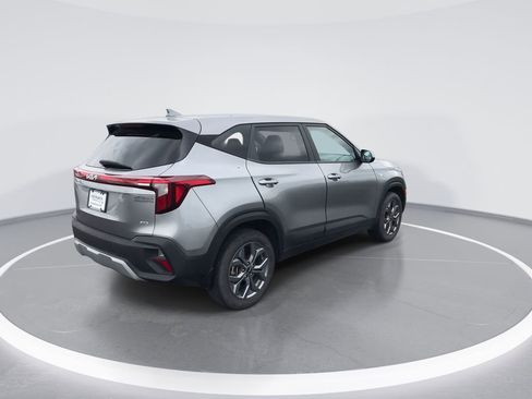 Used 2024 Kia Seltos LX AWD/4WD image 8