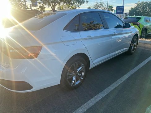 Used 2022 Volkswagen Jetta SE FWD image 32