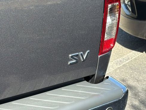 Used 2021 Nissan Frontier SV image 11