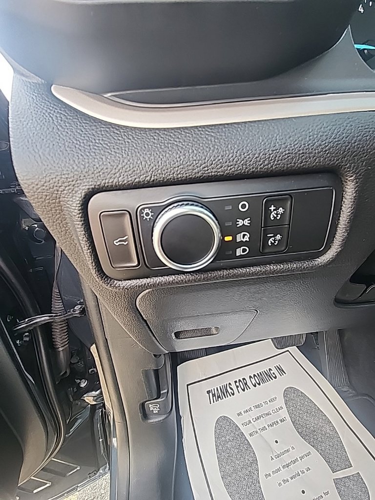 Used 2023 Ford Explorer XLT AWD/4WD image 20