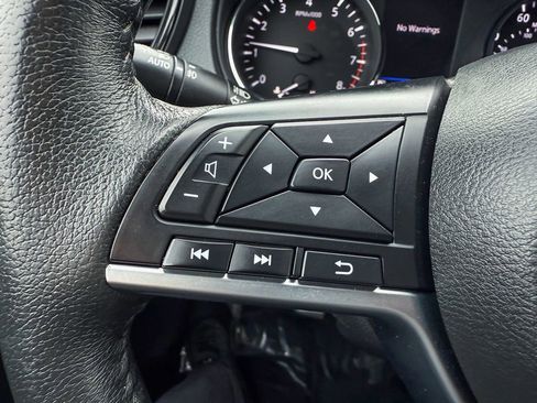 Used 2020 Nissan Rogue SL image 31