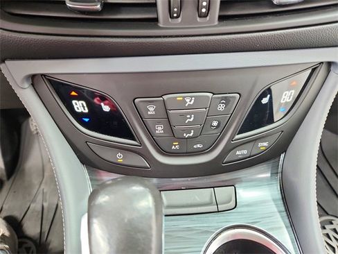 Used 2020 Buick Envision Essence image 31