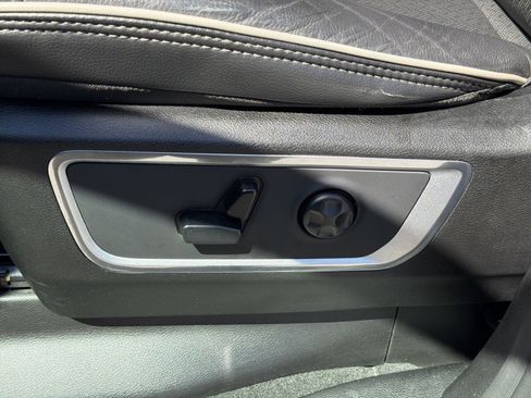 Used 2021 RAM 1500 Laramie AWD/4WD image 14