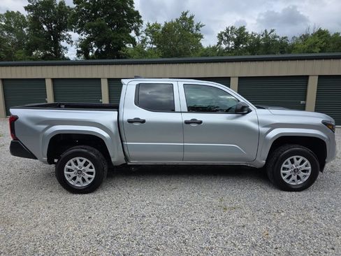 Certified 2025 Toyota Tacoma SR AWD/4WD image 7