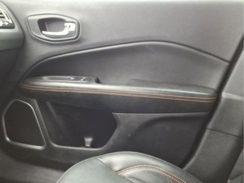 Used 2018 Jeep Compass Limited image 27