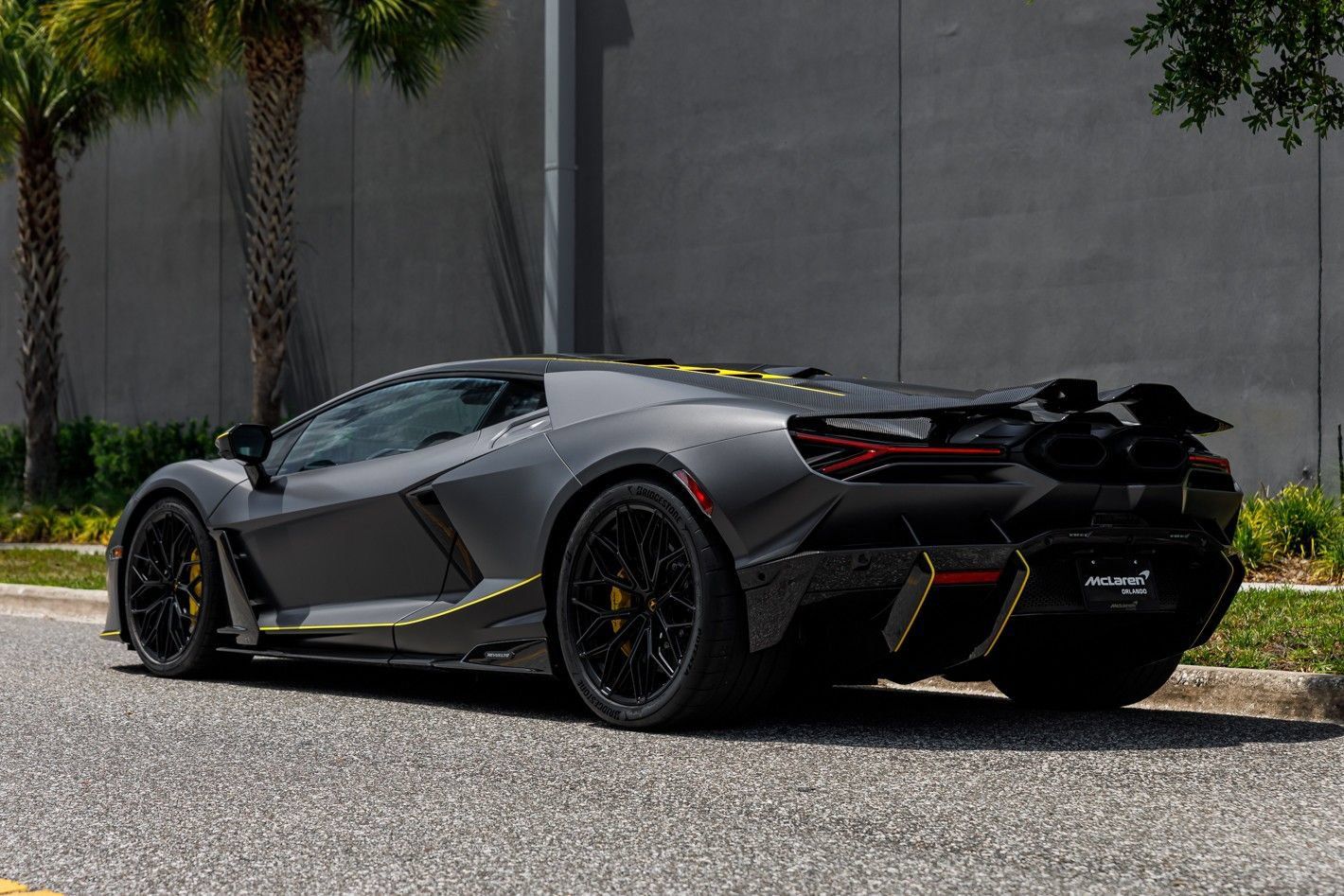 Used 2025 Lamborghini Revuelto AWD/4WD image 33