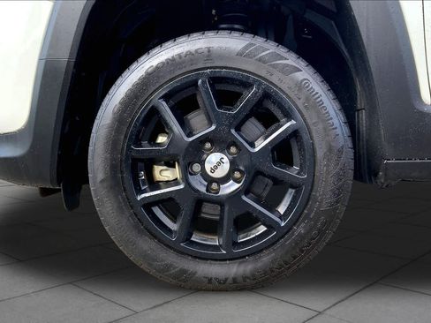 Used 2023 Jeep Renegade Latitude AWD/4WD image 11