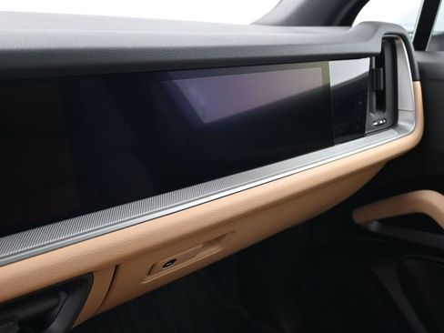 New 2026 Porsche Cayenne S image 24