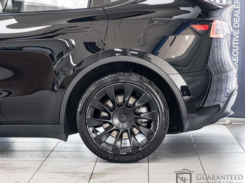 Used 2021 Tesla Model Y Long Range AWD/4WD image 9