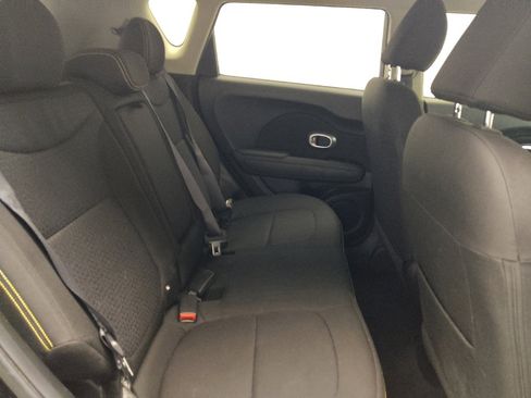 Used 2014 Kia Soul + image 19