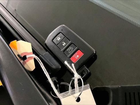 Used 2019 Toyota Highlander Limited image 27