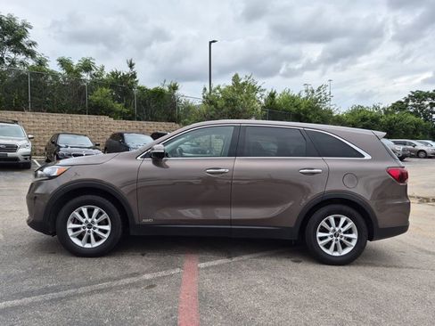Used 2019 Kia Sorento AWD V6 image 8
