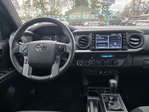 Used 2023 Toyota Tacoma TRD Off-Road image 9