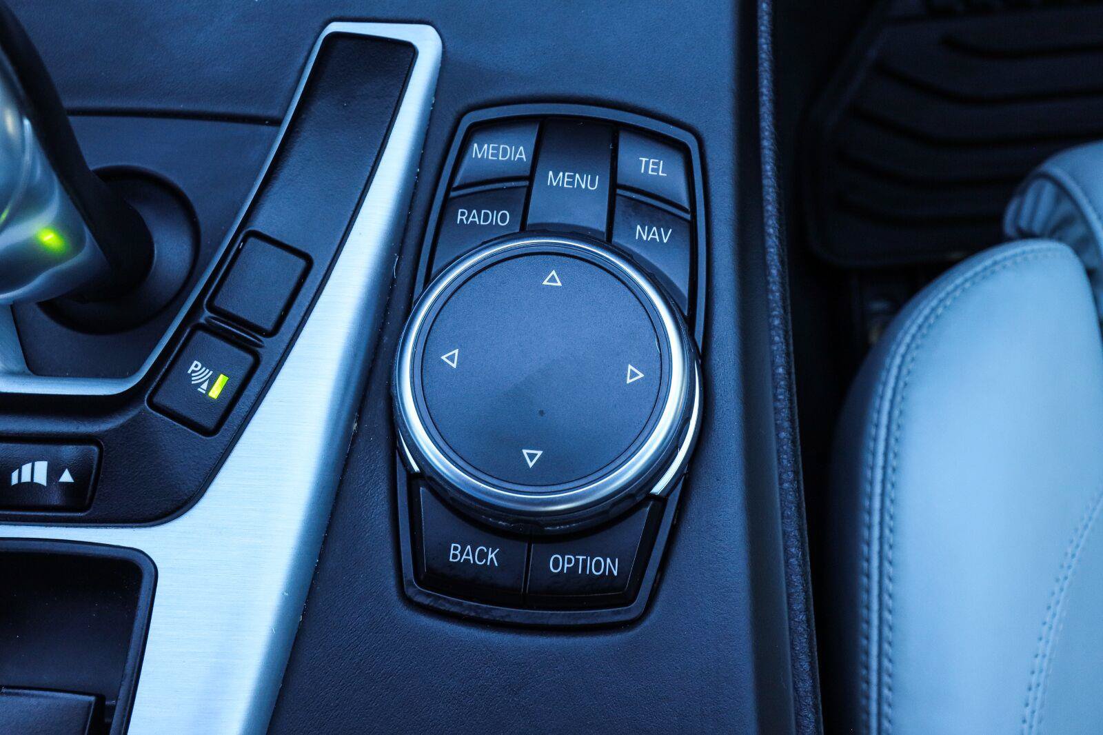 Used 2015 BMW M5 RWD image 12