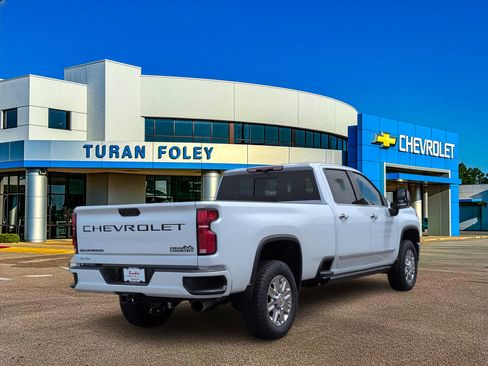 New 2026 Chevrolet Silverado 2500 High Country w/ High Country Premium Package AWD/4WD image 6
