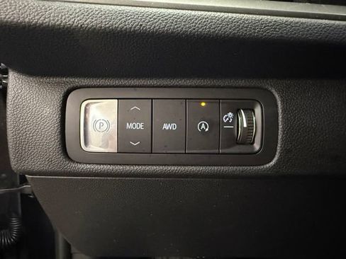 Used 2026 Chevrolet Traverse LT AWD/4WD image 16