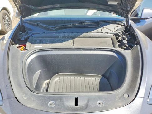 Used 2025 Tesla Model Y Performance image 9