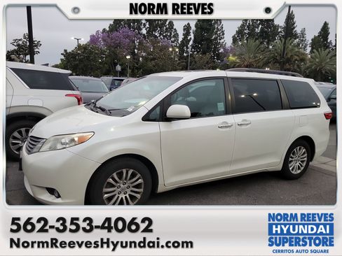 Used 2016 Toyota Sienna XLE w/ XLE Navigation Package FWD image 1