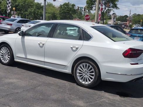 Used 2017 Volkswagen Passat 1.8T SE FWD image 6