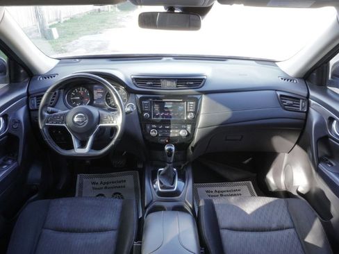 Used 2019 Nissan Rogue SV image 10