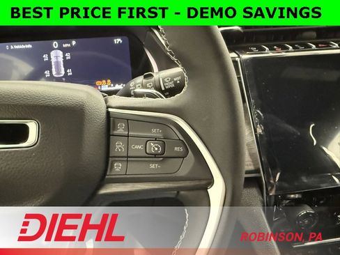 New 2025 Jeep Grand Cherokee Limited w/ Black Appearance Package image 28