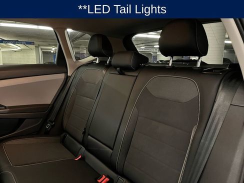 Used 2022 Volkswagen Taos SE image 20