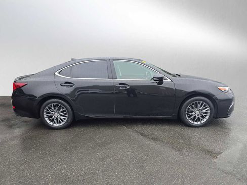 Used 2018 Lexus ES 350 w/ Navigation System Package image 2
